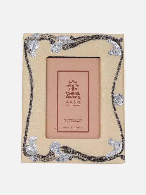 Beige Beads Detailed Fabric Photo Frame 4x6 in
