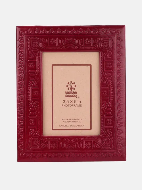 Maroon Jamdani Embossed Photo Frame
