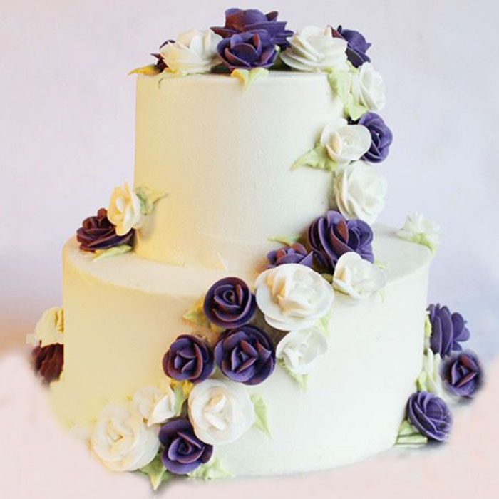 White & purple roses cake - Kitchen Cuisine