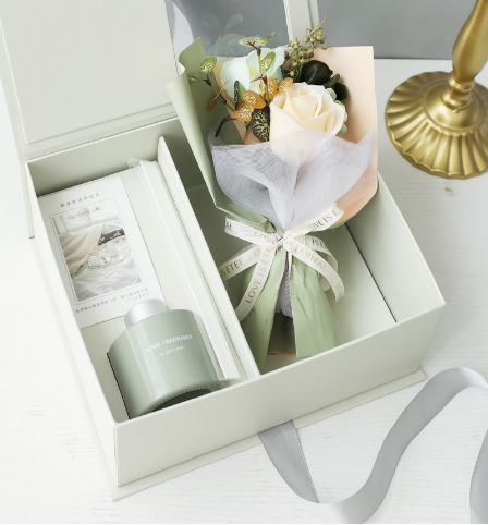 Luxury Aroma Soap Flower Gift Set & Reed Diffuser