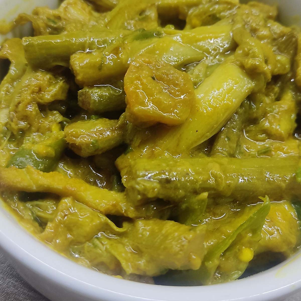 Kochur Loti with Chingri