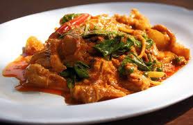 Beef with red curry sauce