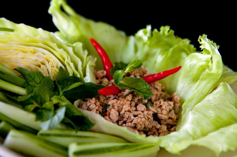 Labgai salad with chicken