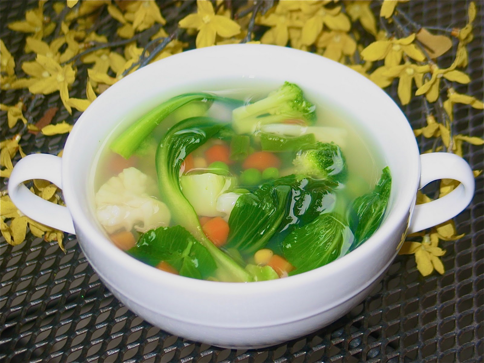 Thai mixed vegetable soup