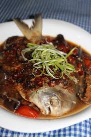 Steamed pomfret with mushroom & ginger