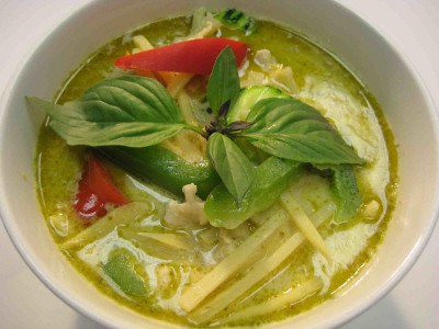 Chicken with Green Chilli (Gravy)