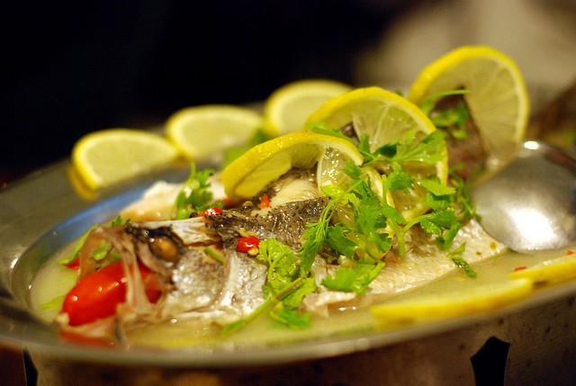 Sliced Fish with Lemon Sauce