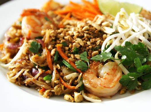 Thai Crispy Noodle With Chicken And Prawn