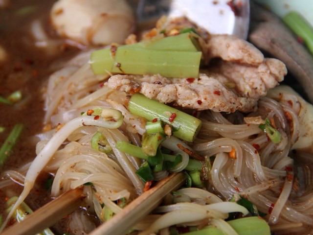 Bamee Nong Goong