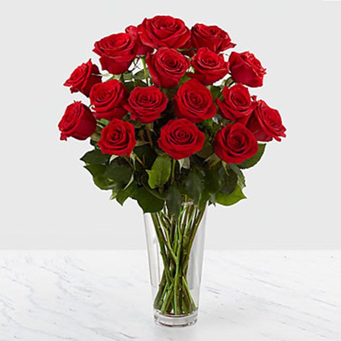 Classy 18 Red Roses Bunch