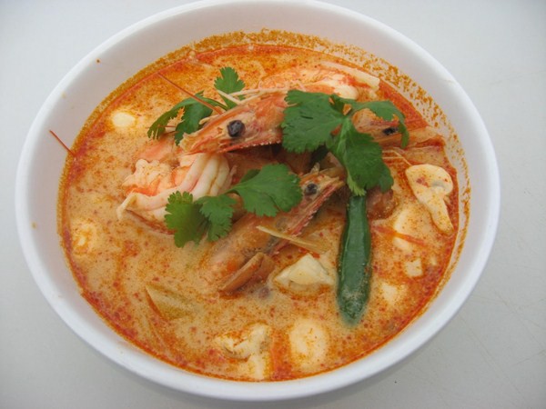 Tom Yam Kung / Kai Hot And Sour Soup
