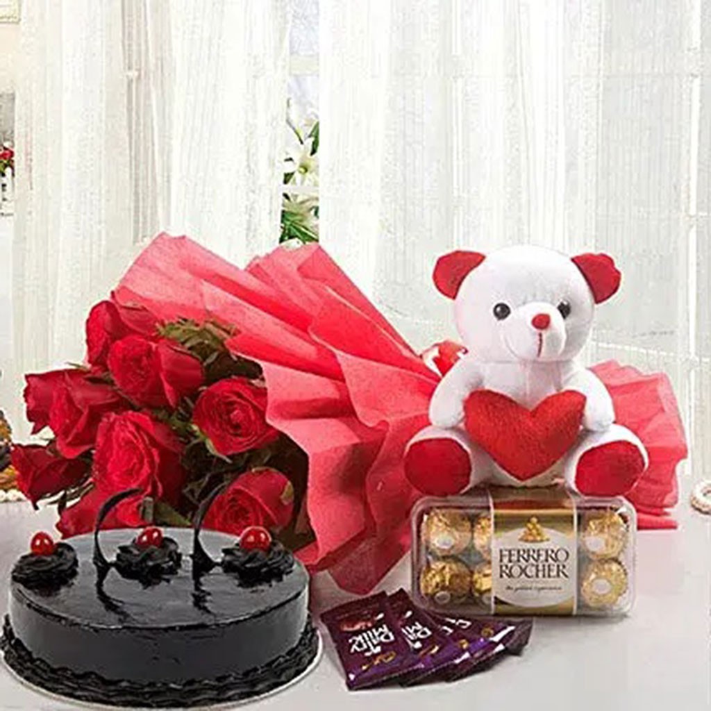 Heart Love Combo With Chocolate Cake