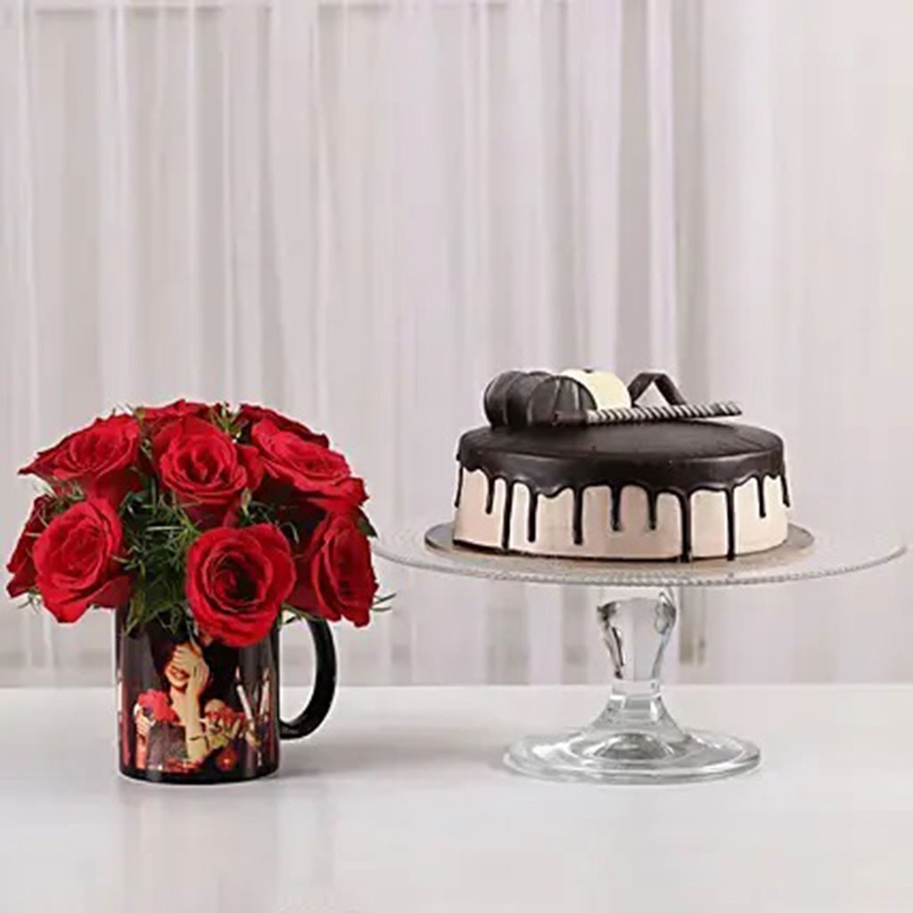 Red Roses Picture Mug & Chocolate Cake