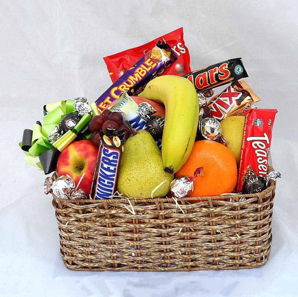 Mixed Fruits Basket With Chocolate