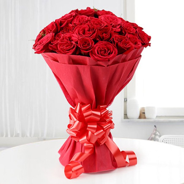 24 Vivid Roses