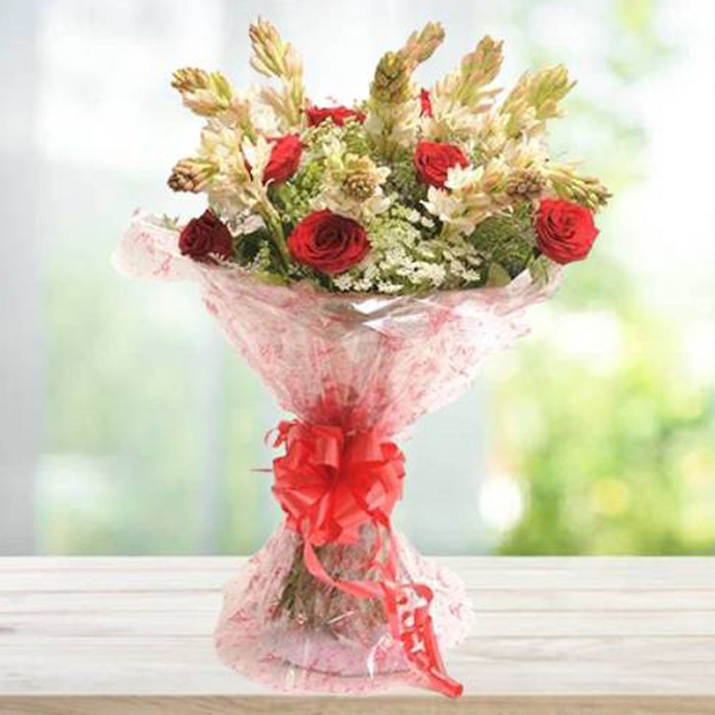 Rajnigandha & Red Rose Flower Bouquet