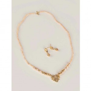Pearl Studded Gold Necklace Set