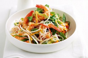 CHICKEN & PRAWN SALAD WITH CASHEW NUT