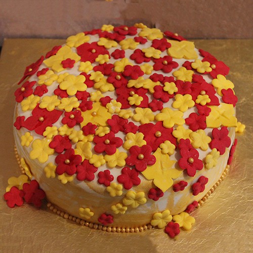Holud Floral Cake