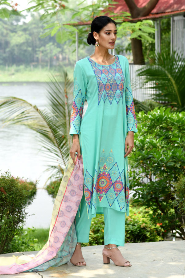 Pastel Green Linen Printed & Embroidered Salwar Kameez Set