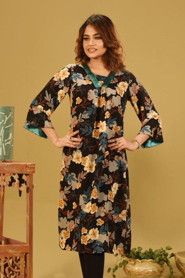 Onion Pink Printed and Embroidered Viscose Kurta