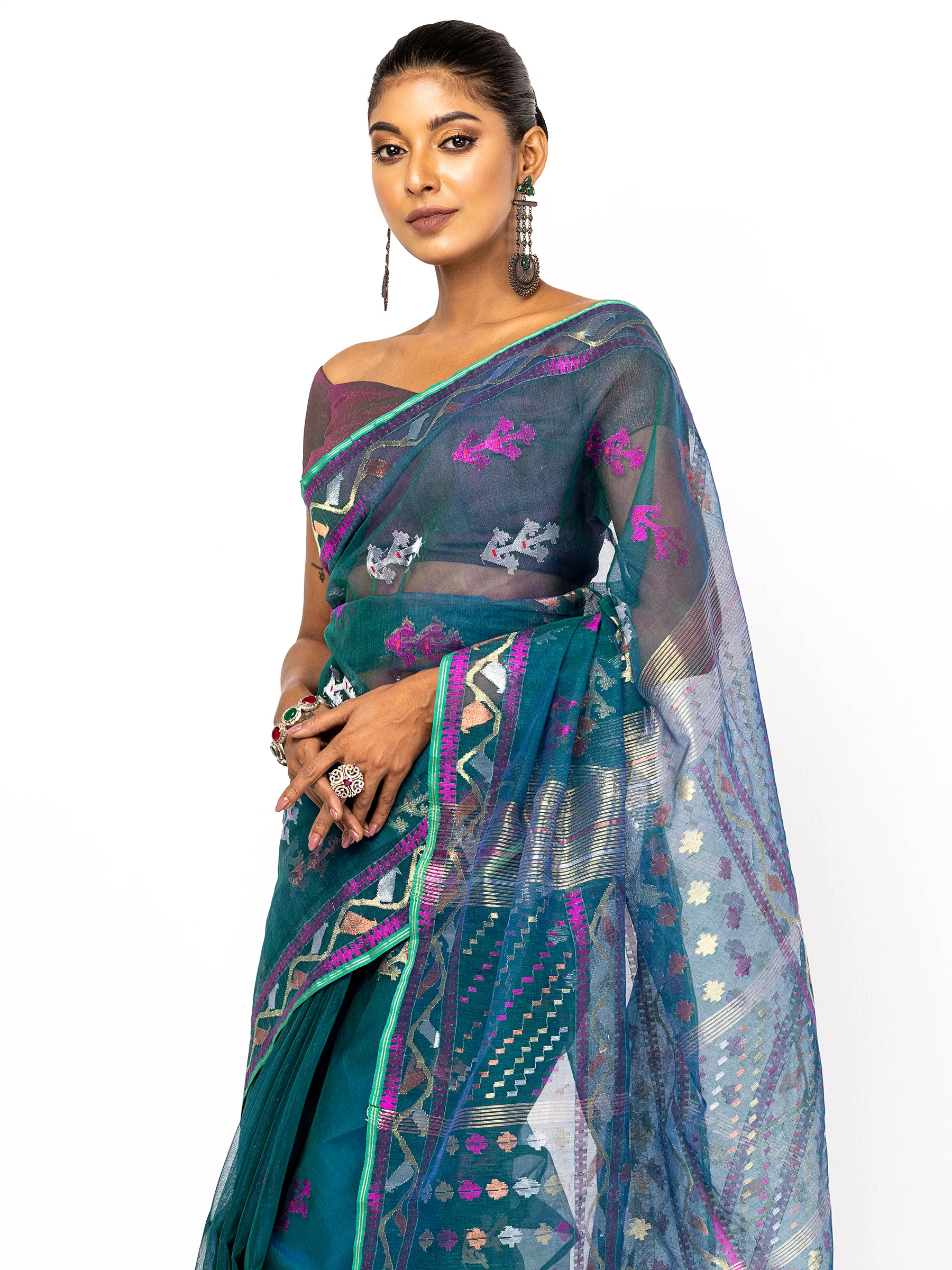 Presenting the rich craft heritage of Bangladesh with this elegant remake  of a 100 year old jamdani saree. 💖 #Aarong #H… | Jamdani saree, Saree, Bangladeshi  saree