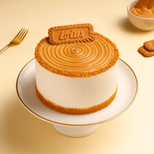 Biscoff Crunch Cream Cake