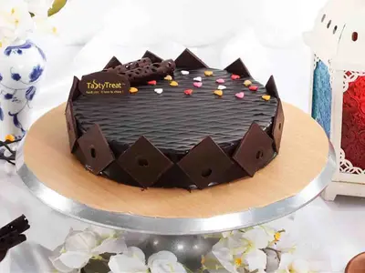 Premium Chocolate Cake - 300 gm