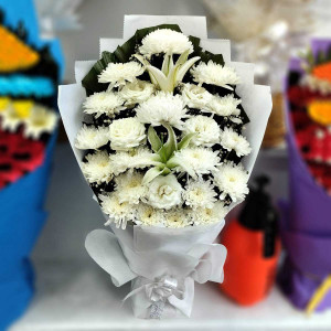 mum-with-lily-mixed-flower-bouquet