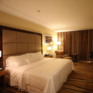 Renewal Room, Guest room, 1 King, City view, Poolside