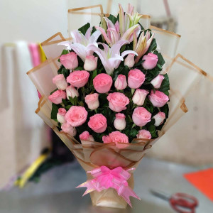 rose-with-lily-mixed-flower