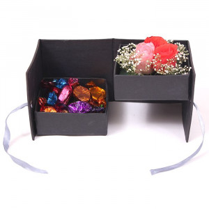 roses-with-chocos-in-a-box