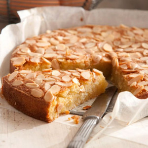 almond-cake-from-bakery
