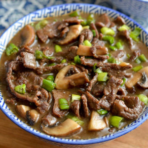 BEEF WITH MUSHROOM & OYSTER SAUCE