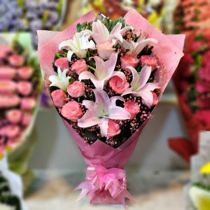 lily-and-rose-mixed-bouquet