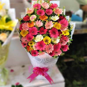 mixed-color-gerbera-flower-bouquet