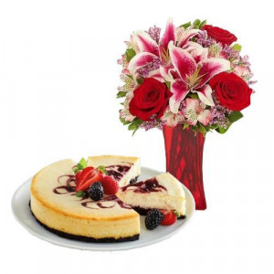 berry-chocolate-cheesecake-with-mix-bouquet
