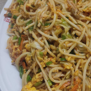 Chicken Chowmein with Shrimp