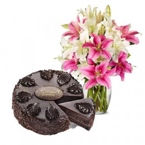 lily-bouquet-with-chocolate-mousse-cake