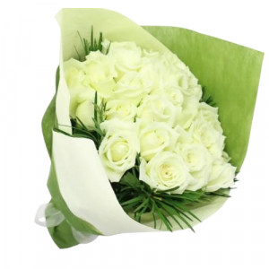 medium-size-white-roses-bouquet