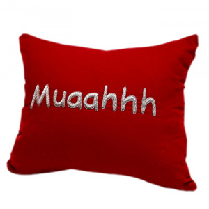 muaahhh-cushion