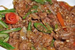 Beef chili onion