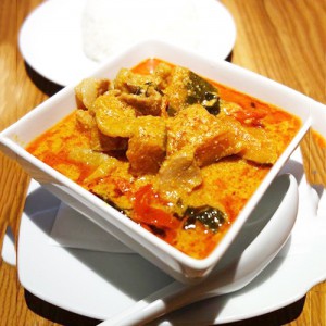 Red Curry Beef (Kaeng Pet Nuae)