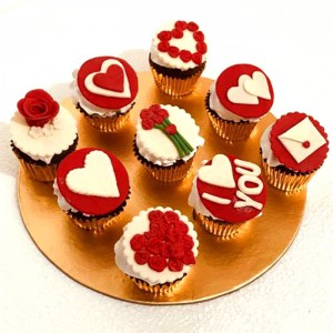 9 Cup Cakes