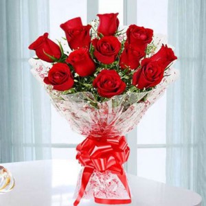 12 Pieces Lovely Red Roses Bouquet
