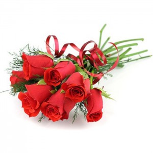 Classy 8 Pieces Red Roses Bunch