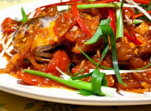 fried-pomfret-with-crispy-vegetable