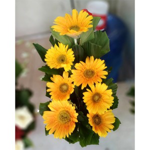 small-gerbera-flower-bouquet