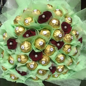 Amazing Chocolate Rose Bouquet (Medium)