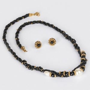 Black Necklace Set